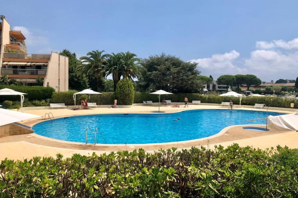 Appartement Lumineux 6 Places Avec Vue Sur Marina Mandelieu Exterior foto
